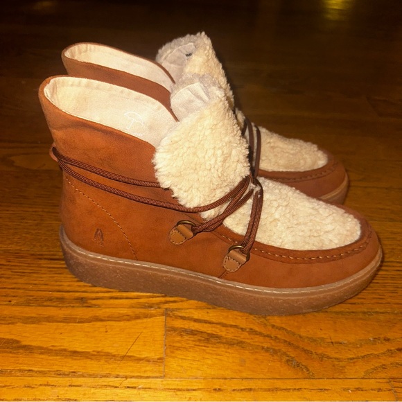 Bridget Crepe Leather Booties by Hush Puppy-size 11.5w - Picture 1 of 9